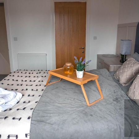 Ferienwohnung 1 Bed House , Free Wifi,Free Parking,Leasure,Business Swansea Exterior foto