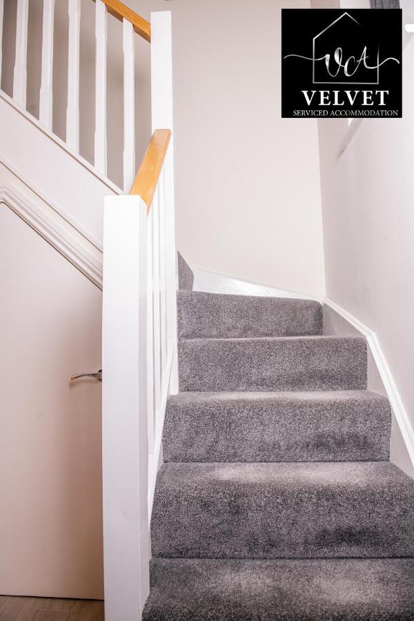 Ferienwohnung 1 Bed House , Free Wifi,Free Parking,Leasure,Business Swansea Exterior foto