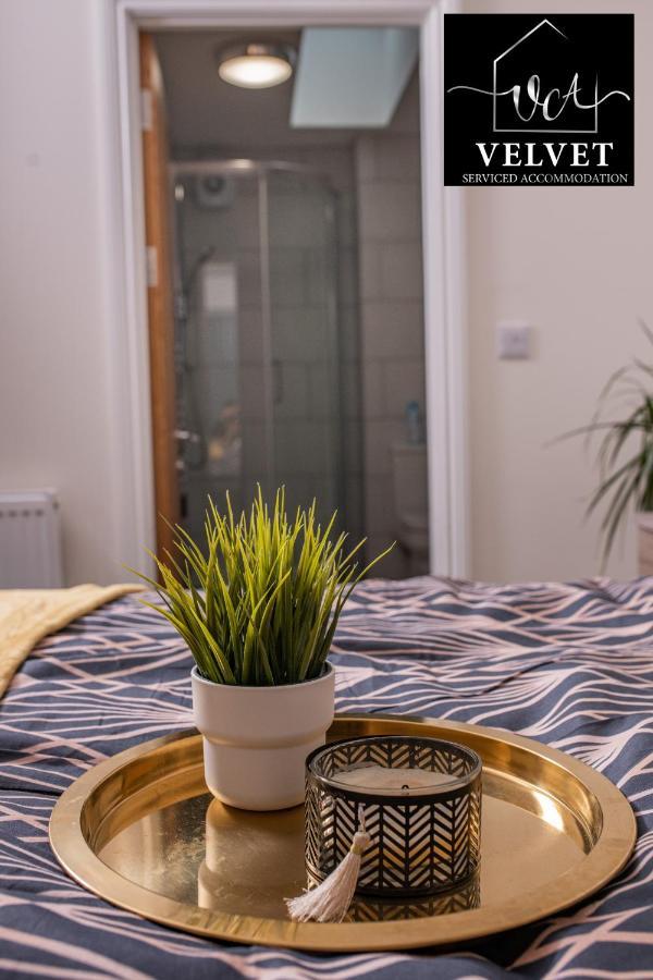 Ferienwohnung 1 Bed House , Free Wifi,Free Parking,Leasure,Business Swansea Exterior foto